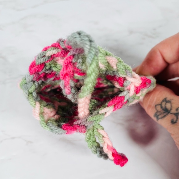 Crochet Pet Bandana With Matching Bag Holder Size Medium / Large - Picture 6 of 14